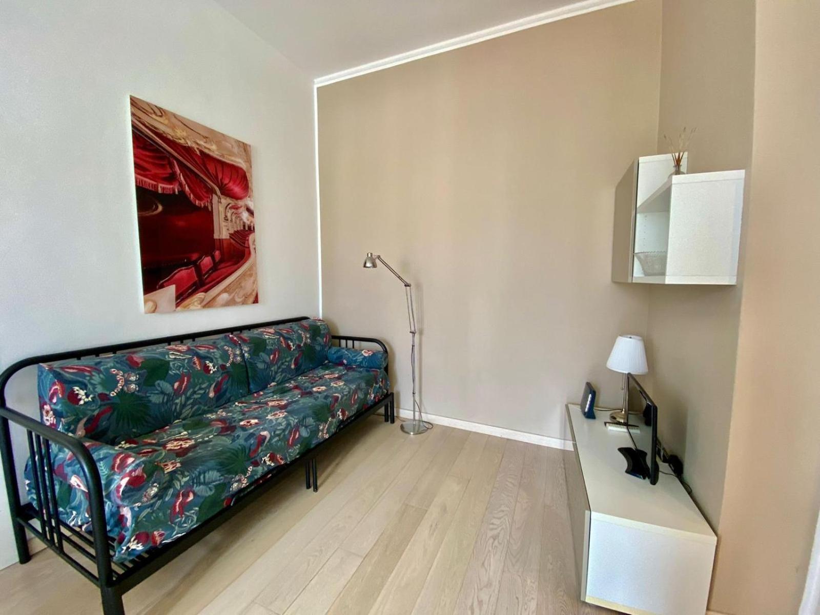 Piazzale Susa Bright Flat Con Veranda Milano Exteriör bild
