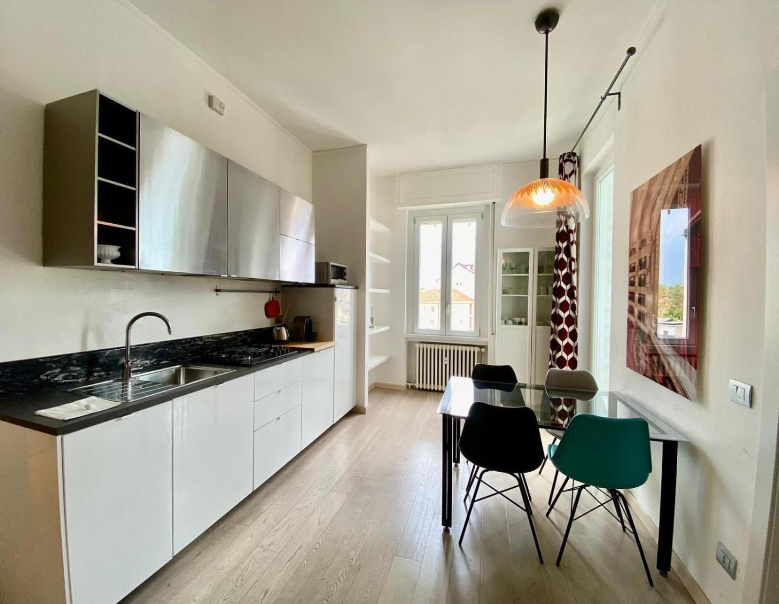 Piazzale Susa Bright Flat Con Veranda Milano Exteriör bild