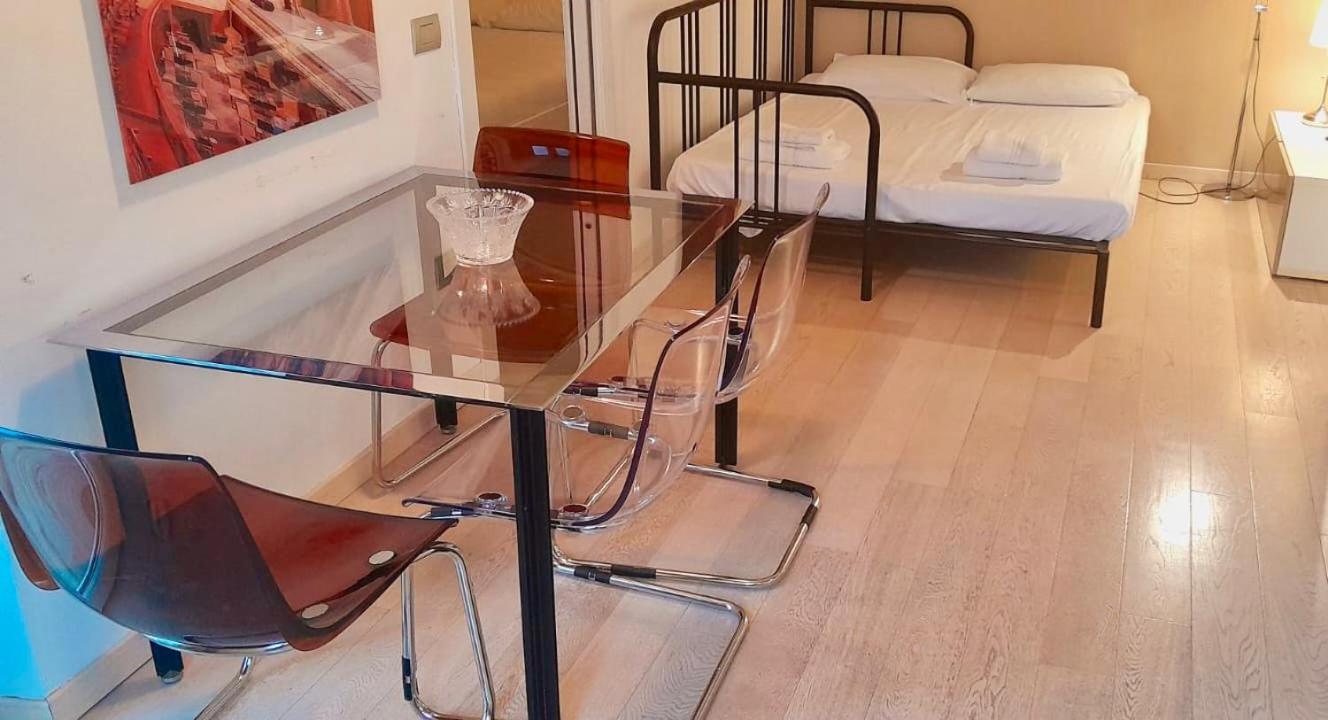 Piazzale Susa Bright Flat Con Veranda Milano Exteriör bild
