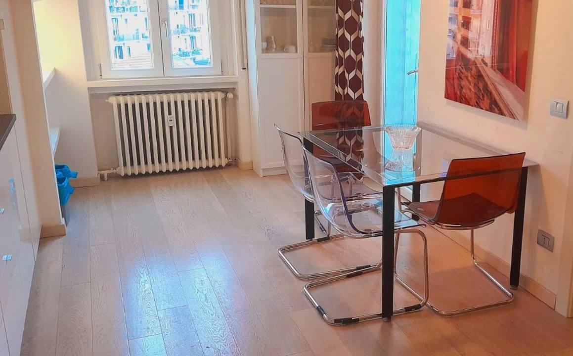 Piazzale Susa Bright Flat Con Veranda Milano Exteriör bild
